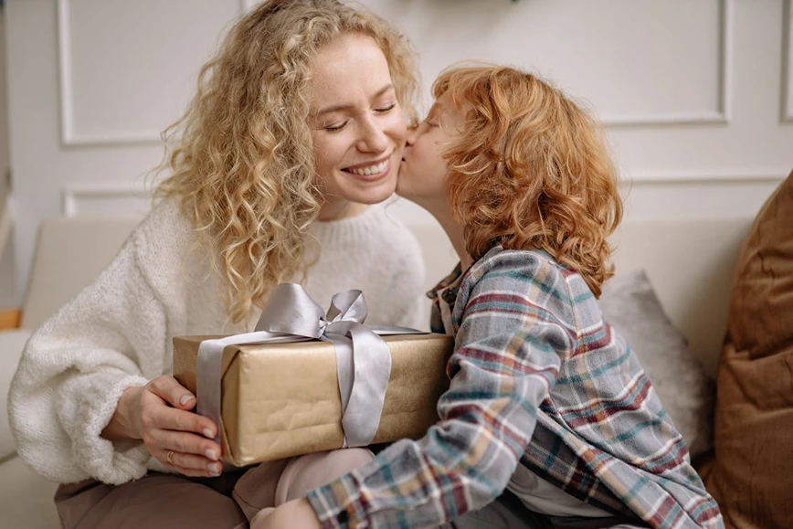 Verras je moeder op Moederdag: 4 originele cadeau-ideeën die haar dag speciaal maken!